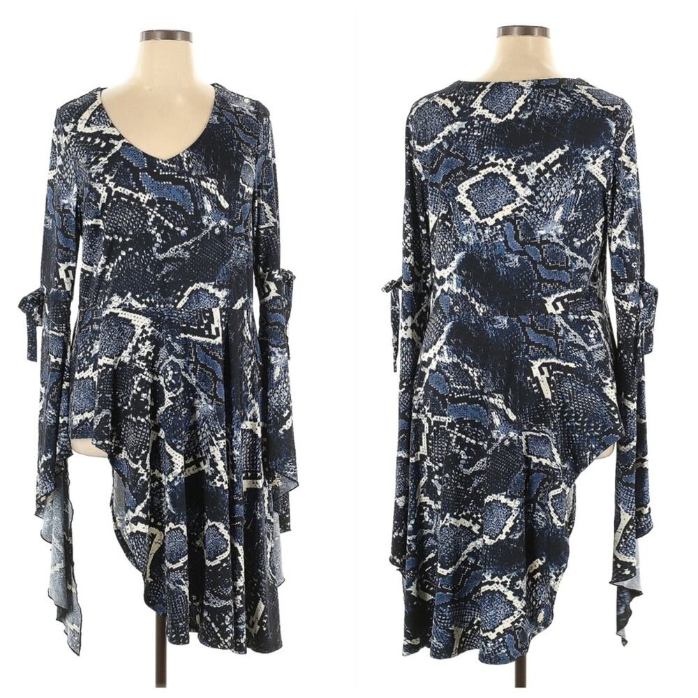 Masseys Asymmetrical Hem Snake Print Top